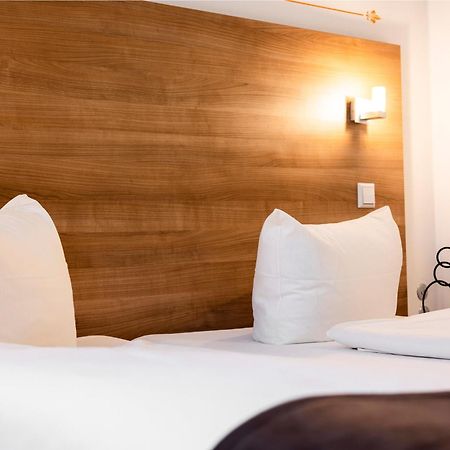 Orange Hotel Und Apartments Ной-Ульм Екстер'єр фото