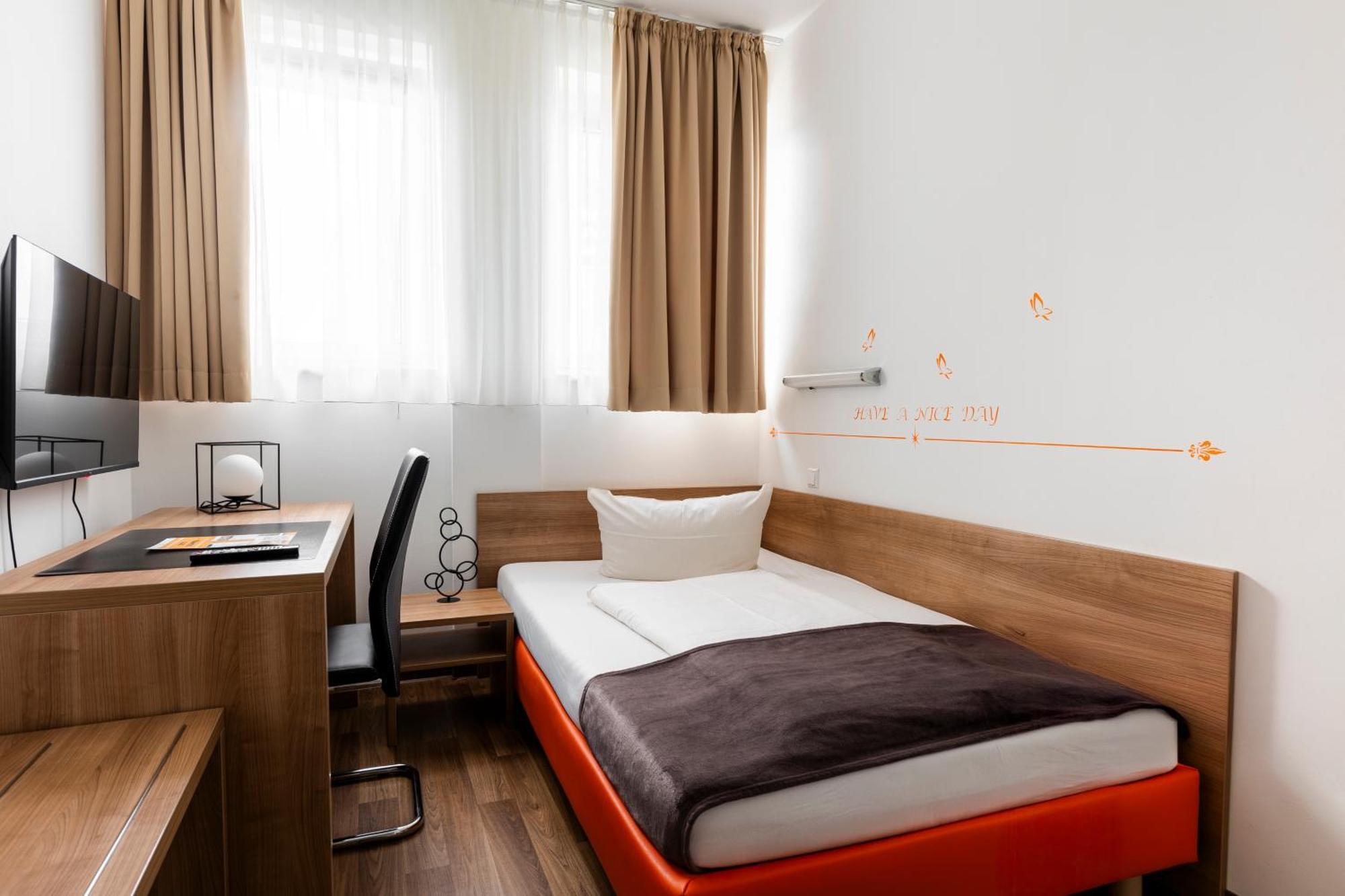 Orange Hotel Und Apartments Ной-Ульм Екстер'єр фото