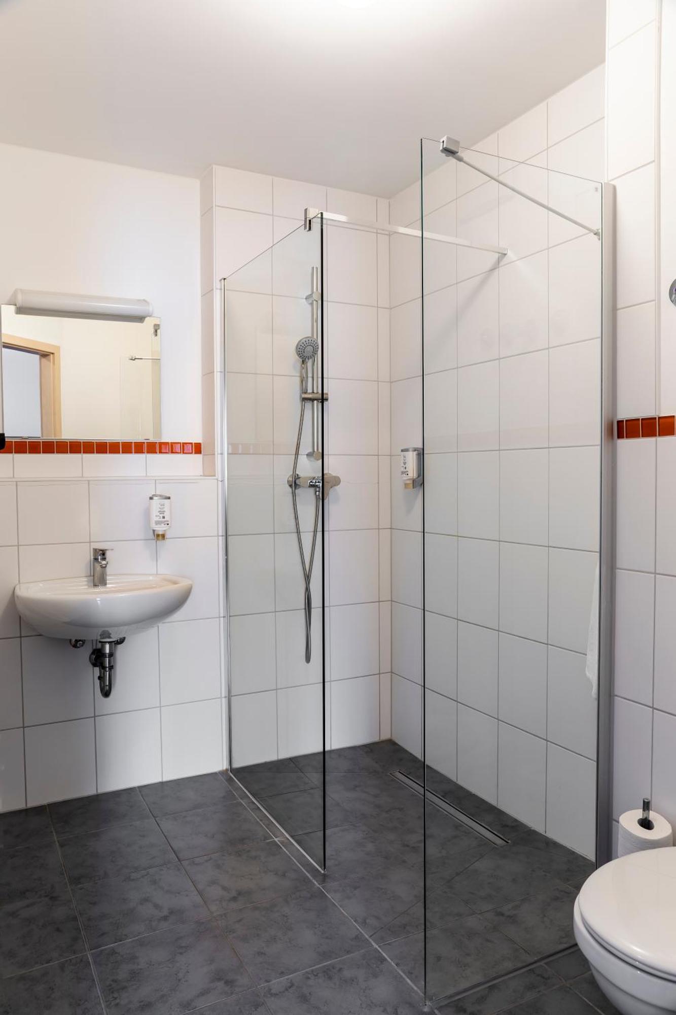 Orange Hotel Und Apartments Ной-Ульм Екстер'єр фото