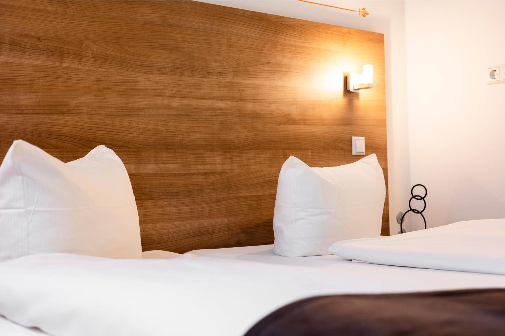 Orange Hotel Und Apartments Ной-Ульм Екстер'єр фото
