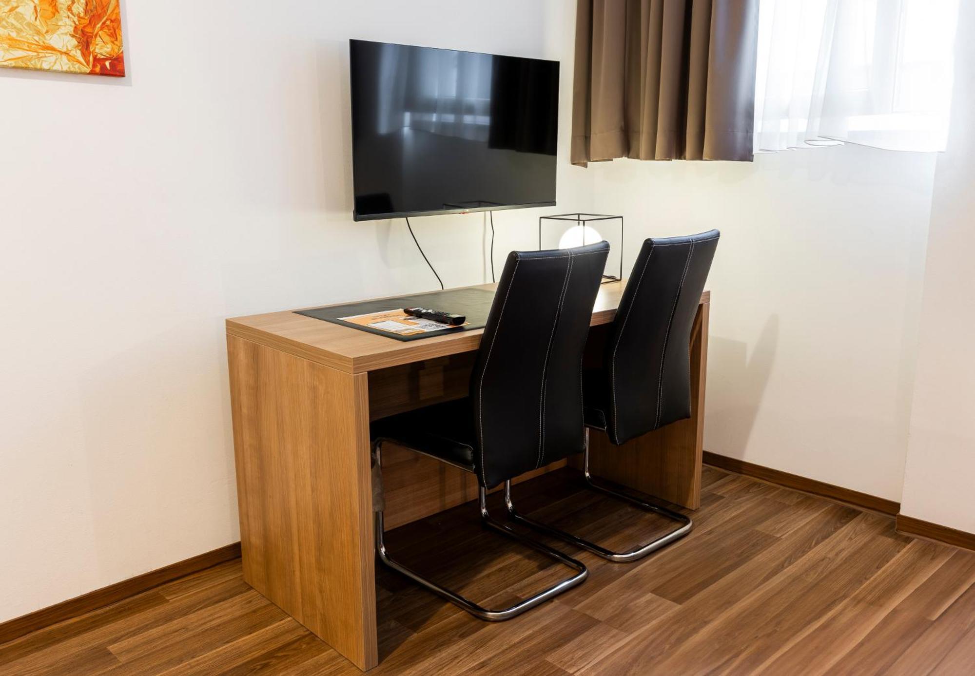 Orange Hotel Und Apartments Ной-Ульм Екстер'єр фото