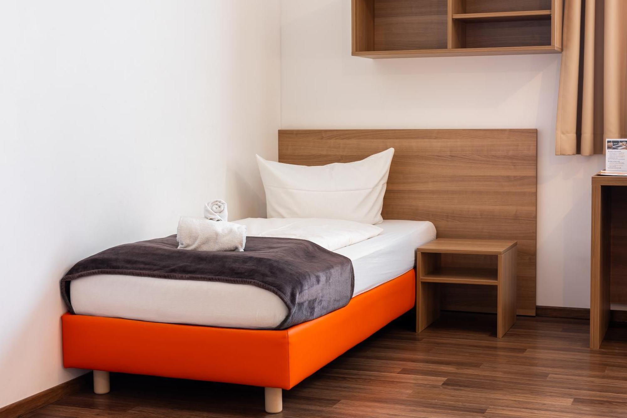 Orange Hotel Und Apartments Ной-Ульм Екстер'єр фото