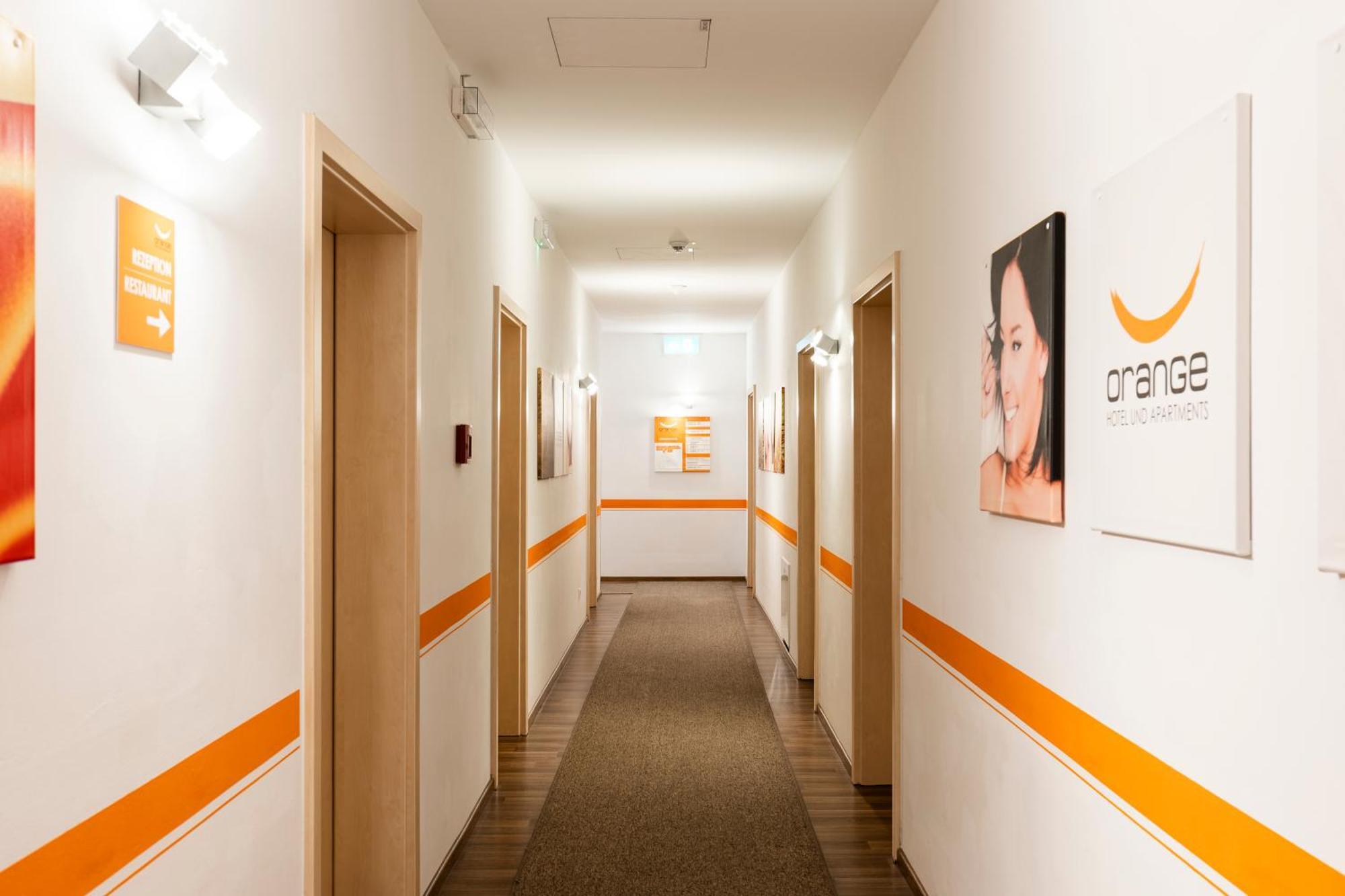 Orange Hotel Und Apartments Ной-Ульм Екстер'єр фото